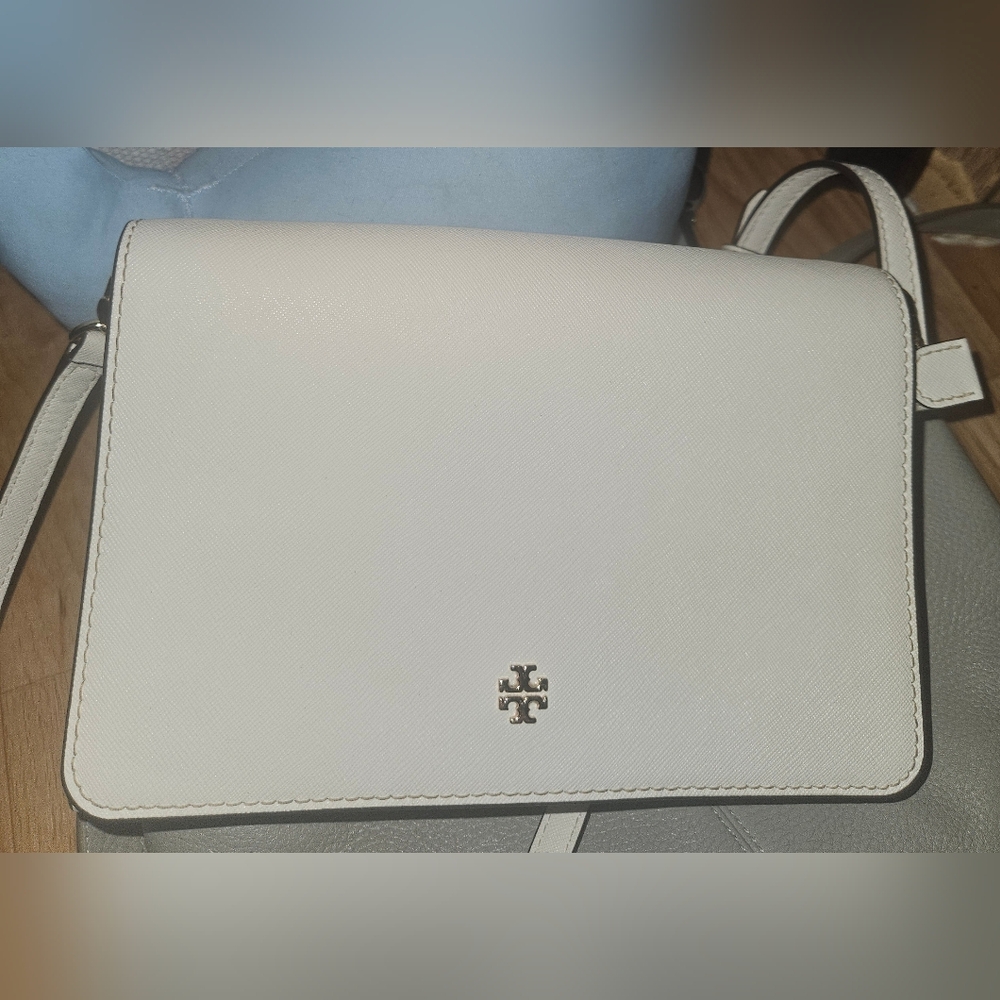 Tory Burch Emerson Combo Crossbody Bag in New Ivory Saffiano Leather.